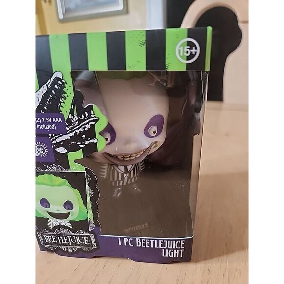 BEETLEJUICE VINYL FIGURE LIGHT 003 LIGHTS UP HORROR SERIES 1 - Picture 2 of 3